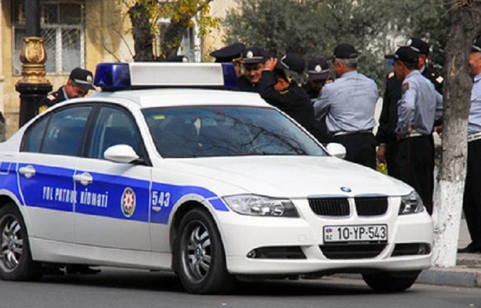 Bakıda yol polisi bıçaqlandı